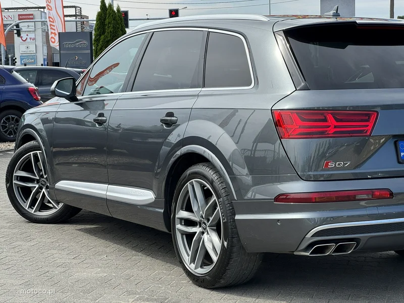 Audi SQ7 8