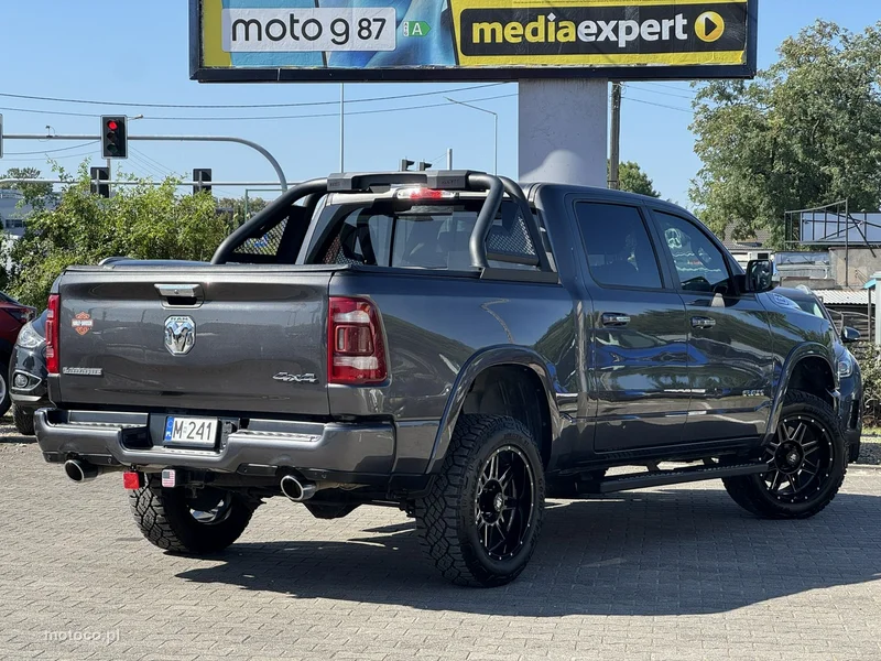 Dodge RAM 12