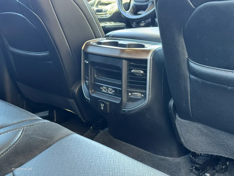 Dodge RAM 28