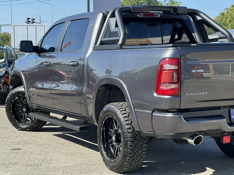 Dodge RAM 8
