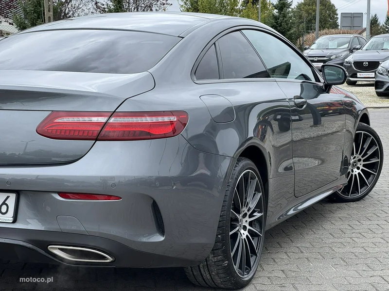 Mercedes-Benz Klasa E W213 E 200 12
