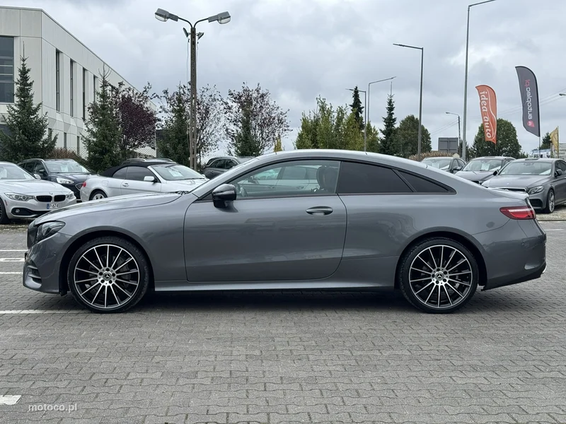 Mercedes-Benz Klasa E W213 E 200 4