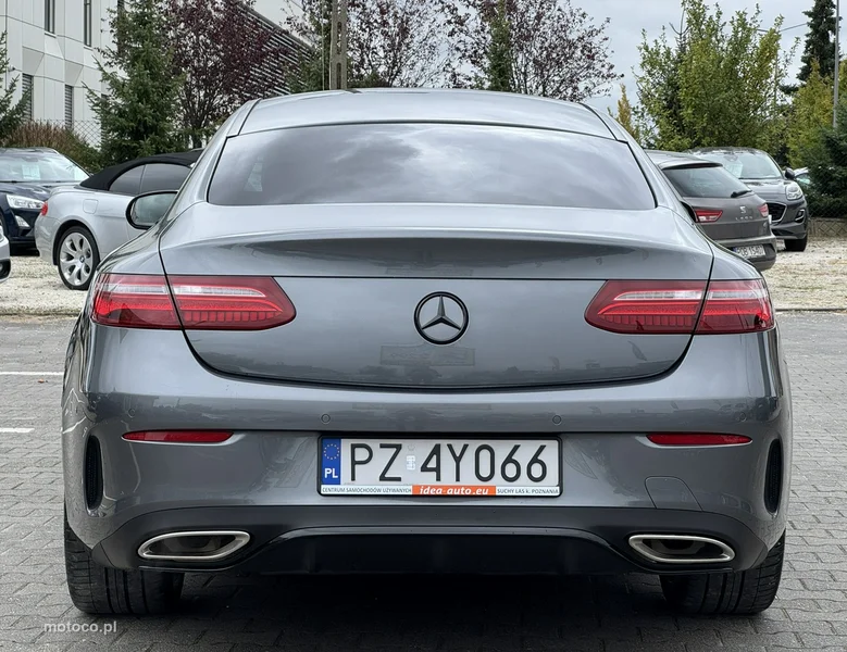 Mercedes-Benz Klasa E W213 E 200 9