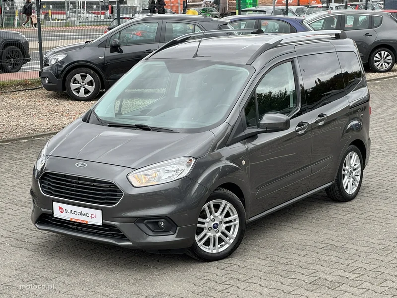 Ford Tourneo Courier 2