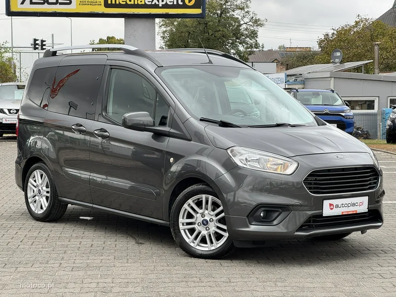 Ford Tourneo Courier 12