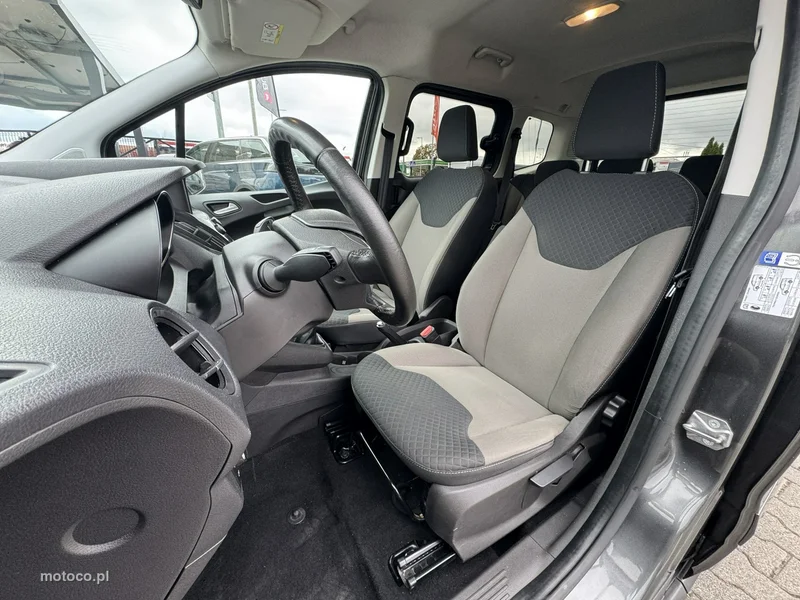 Ford Tourneo Courier 17