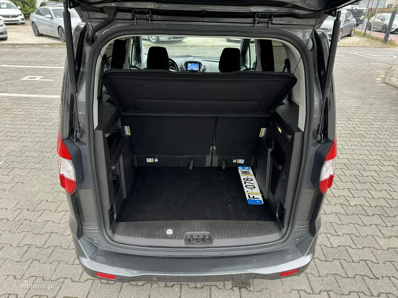 Ford Tourneo Courier 21