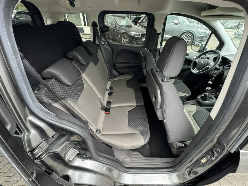 Ford Tourneo Courier 22