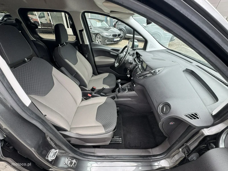 Ford Tourneo Courier 24