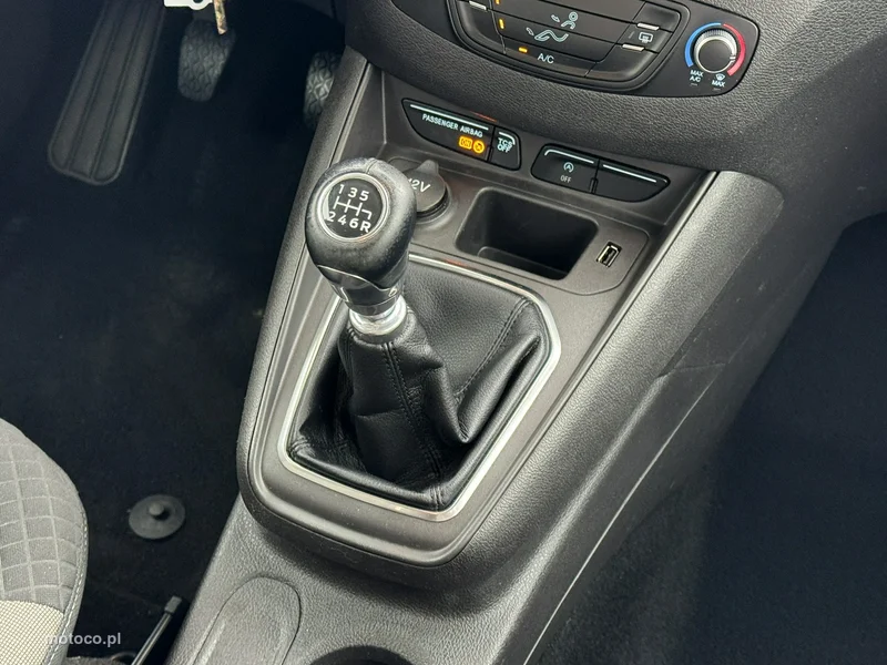 Ford Tourneo Courier 33