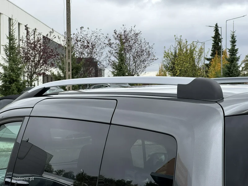 Ford Tourneo Courier 5