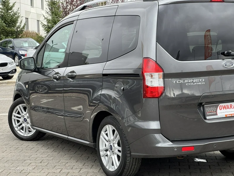 Ford Tourneo Courier 7