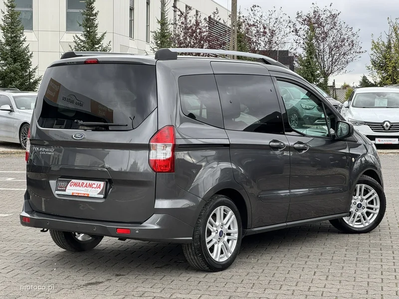 Ford Tourneo Courier 10