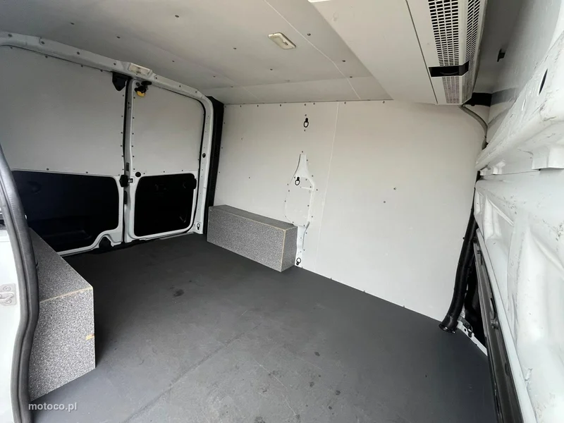 Renault Trafic 16
