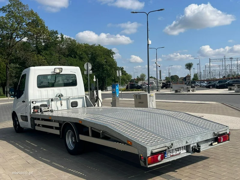 Renault Master 17