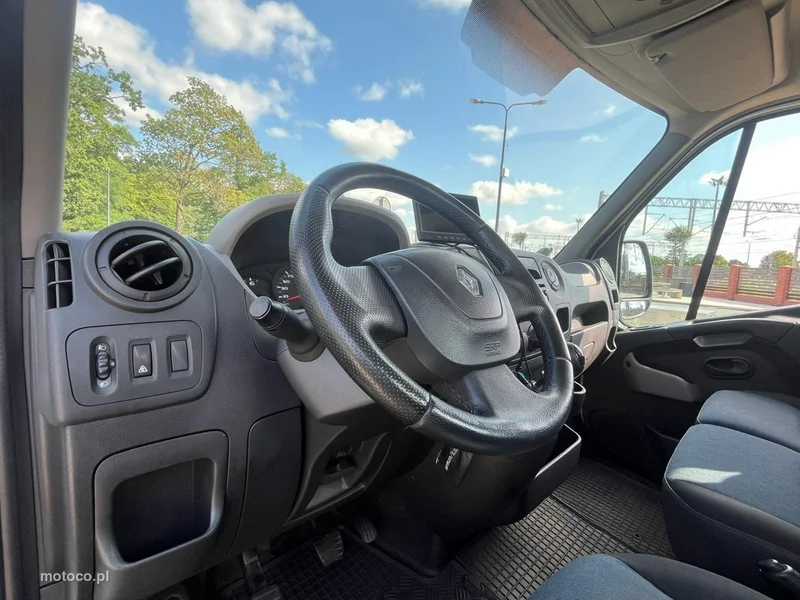 Renault Master 28
