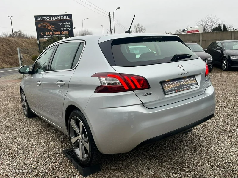 Peugeot 308 13