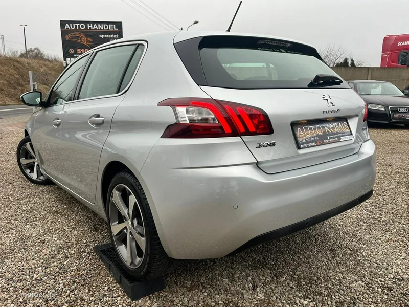Peugeot 308 4