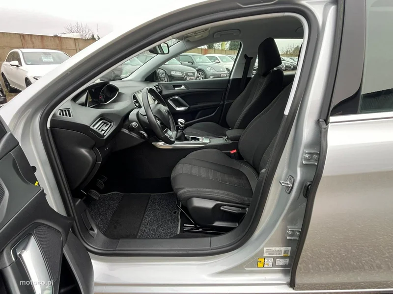 Peugeot 308 5