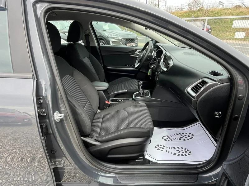 Kia Cee'd 8