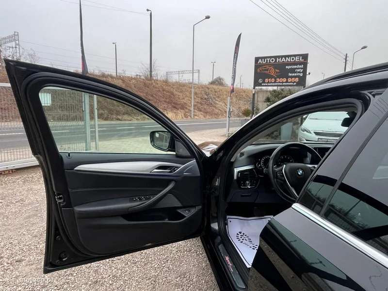 BMW Seria 5 G30 530 32