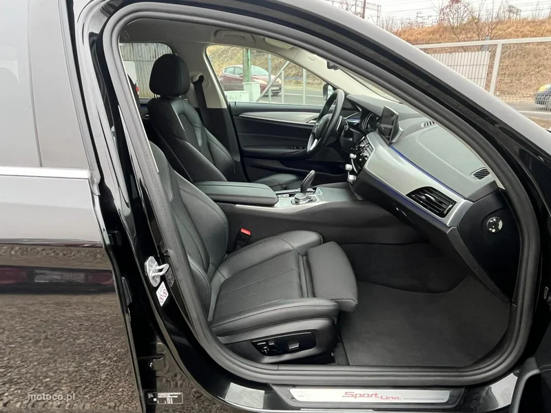 BMW Seria 5 G30 530 8