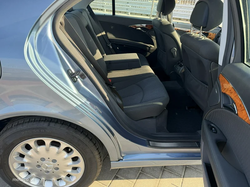 Mercedes-Benz Klasa E W211 E 200 19
