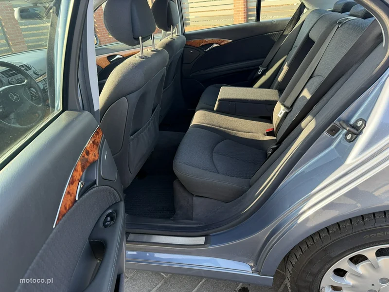 Mercedes-Benz Klasa E W211 E 200 10