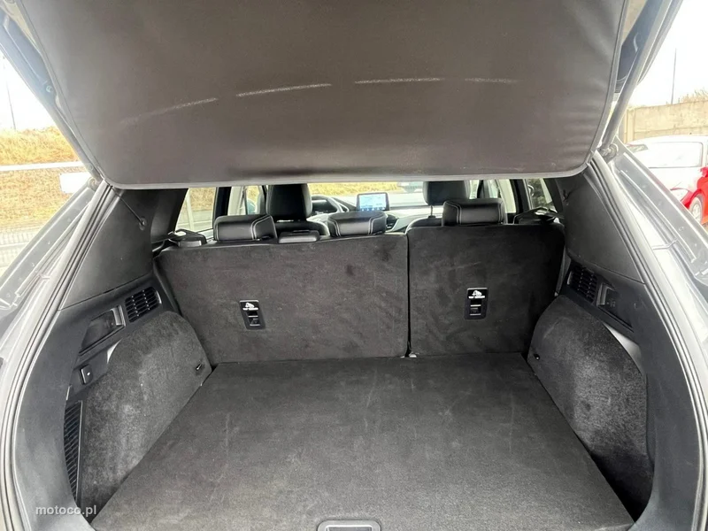 Ford Kuga III 11