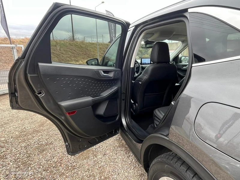 Ford Kuga III 19