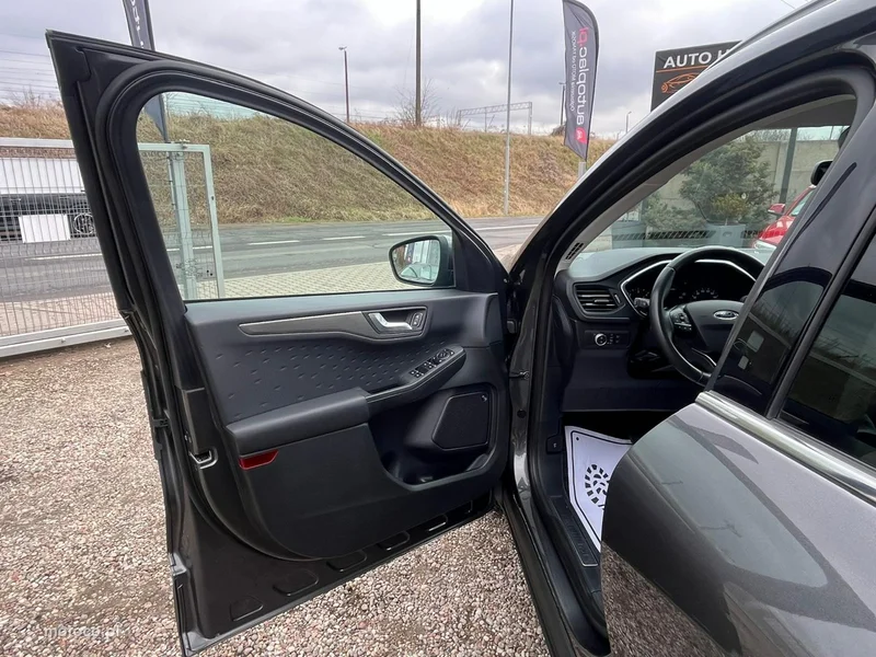 Ford Kuga III 23