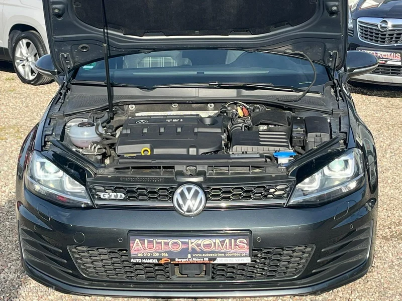 Volkswagen Golf VII 11