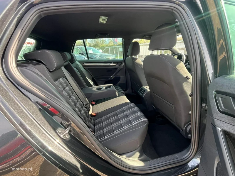 Volkswagen Golf VII 18