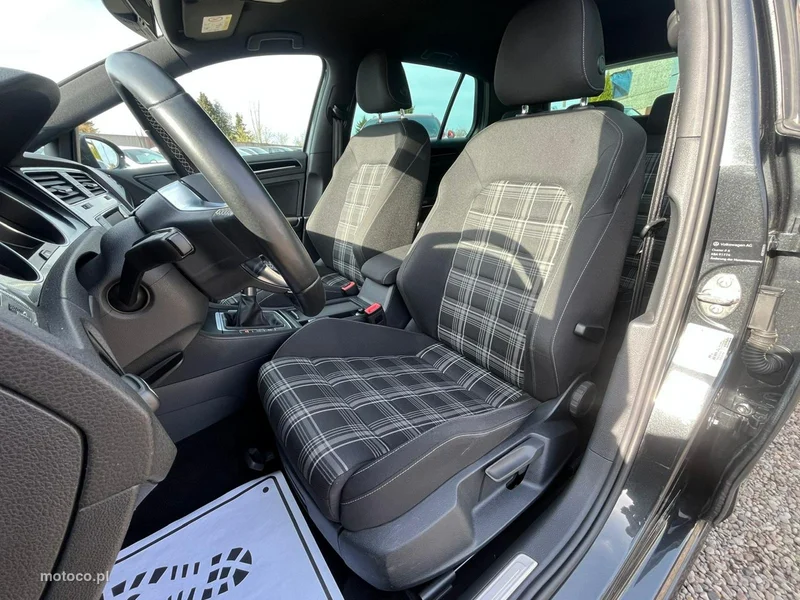 Volkswagen Golf VII 20