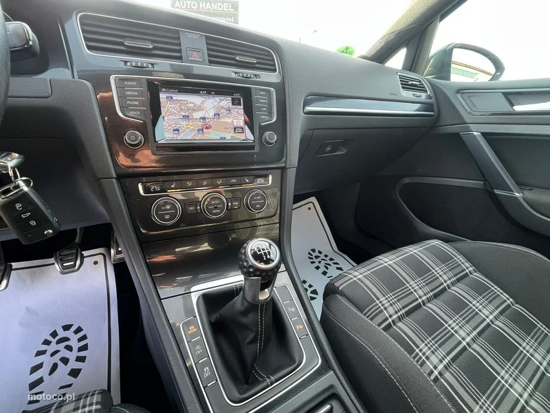 Volkswagen Golf VII 21