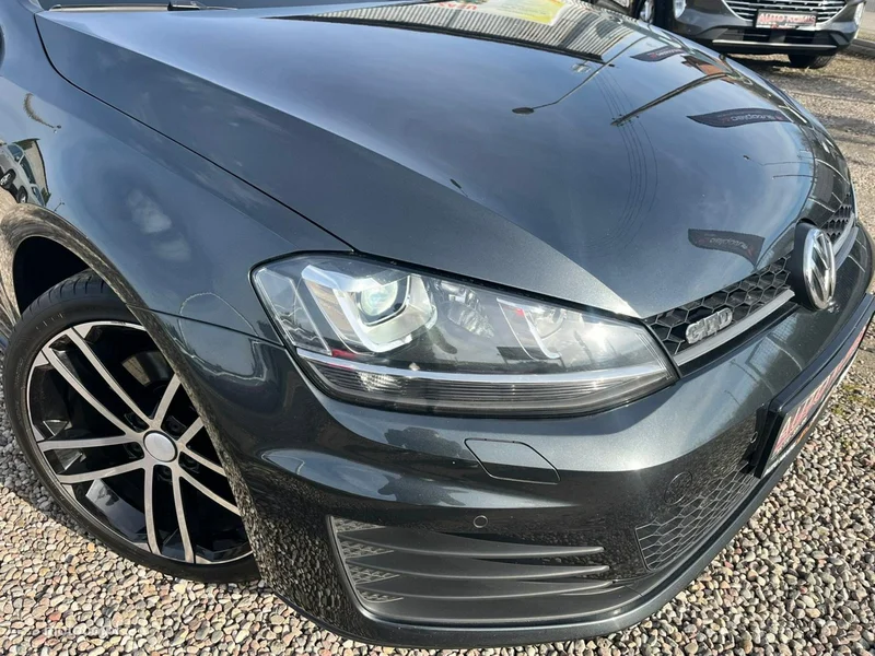 Volkswagen Golf VII 37