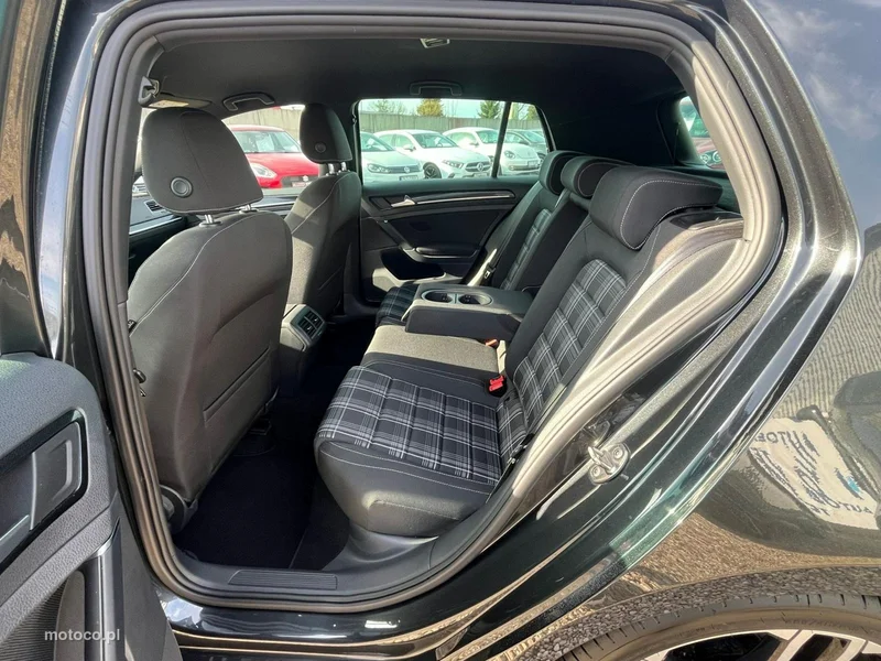Volkswagen Golf VII 9