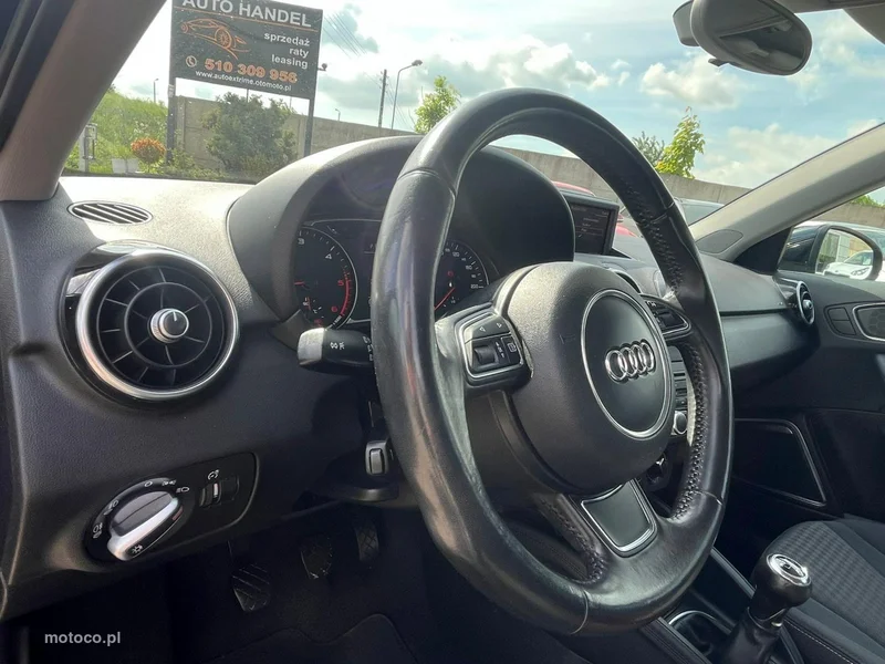 Audi A1 8X 16