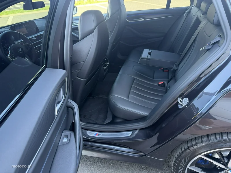 BMW Seria 5 G30 520 11
