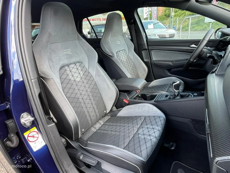 Volkswagen Golf VIII 18