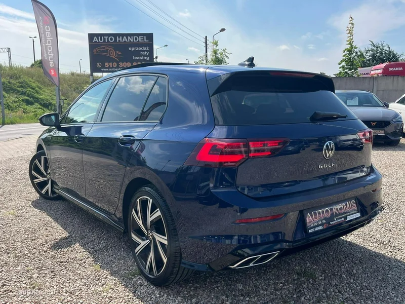 Volkswagen Golf VIII 6