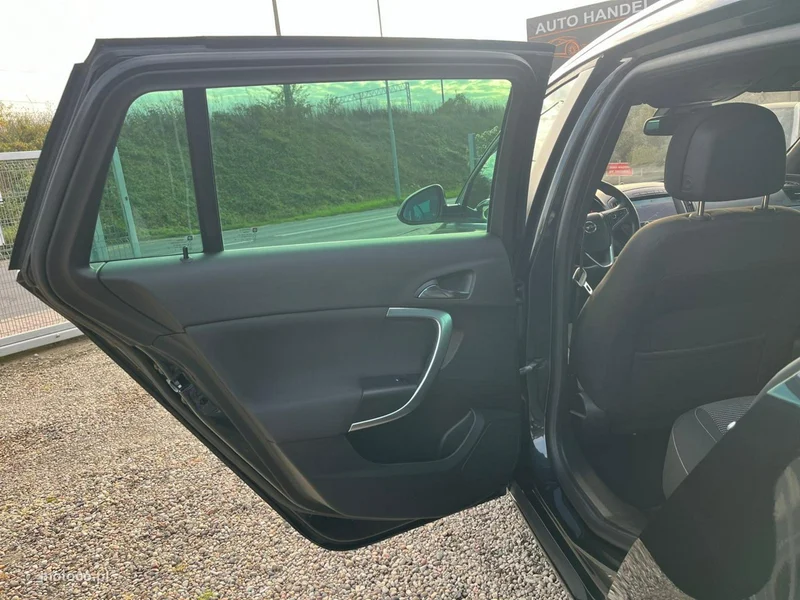 Opel Insignia Sports Tourer 19
