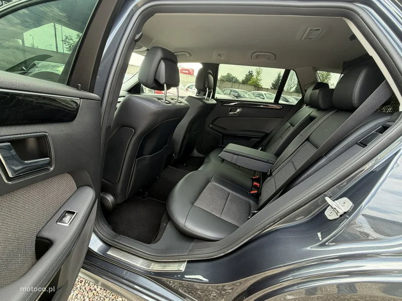 Mercedes-Benz Klasa E W212 E 200 17