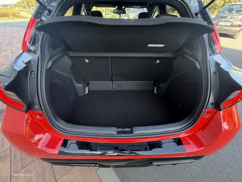 Toyota Yaris XP210 15
