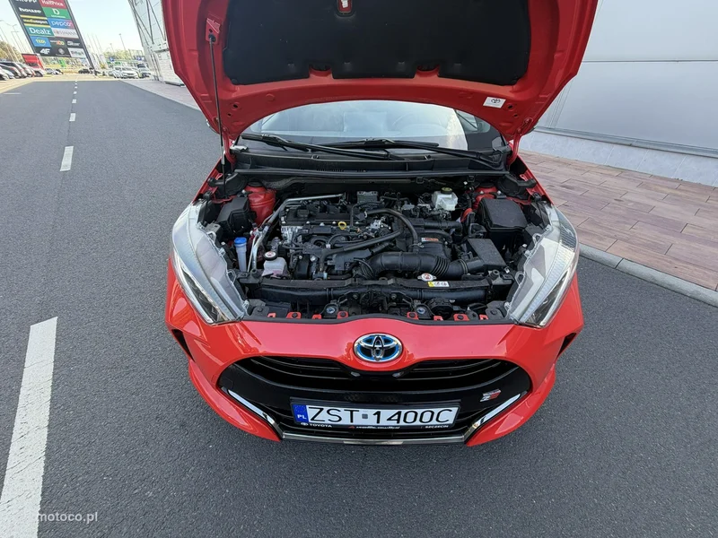 Toyota Yaris XP210 16