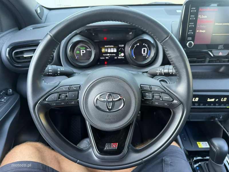 Toyota Yaris XP210 19
