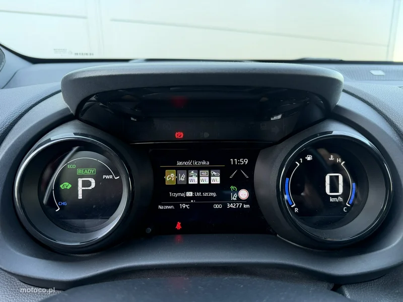 Toyota Yaris XP210 20