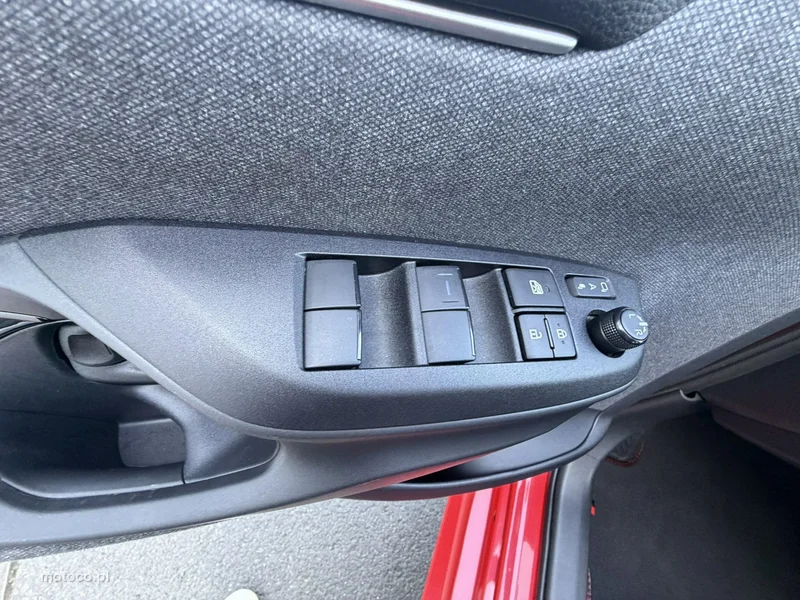 Toyota Yaris XP210 29