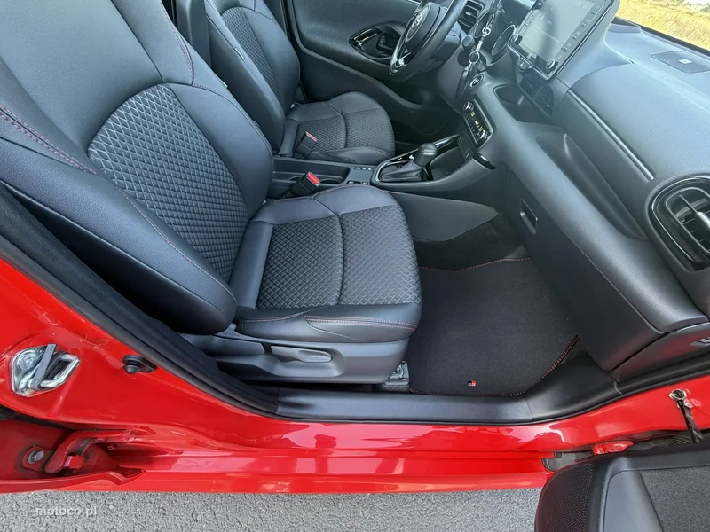 Toyota Yaris XP210 35
