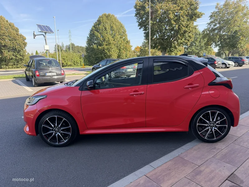 Toyota Yaris XP210 8